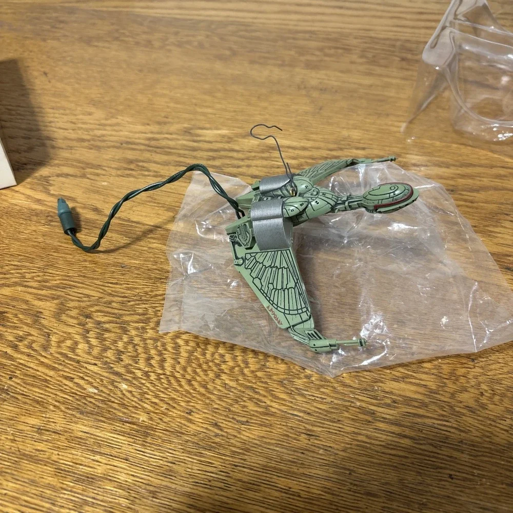 Star Trek The  Klingon Bird of Prey Hallmark Keepsake Ornament 1994